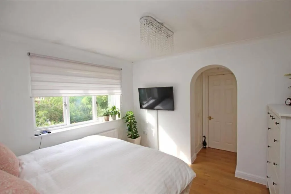 Large & Spacious 5 Bedroom, 3.5 Bathroom House Southampton Holiday home
